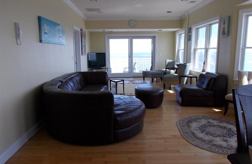 North Wildwood Apartment | NW101 West Spruce Avenue, Unit 404