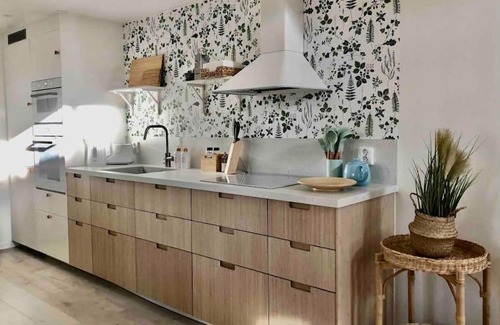 Storlinge Apartment | Nybyggt boende nära hav och natur.