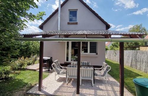Gyula House | Nyitnikék Vendégház