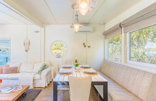 Jarovce House | Očarujúci Houseboat na Dunaji
