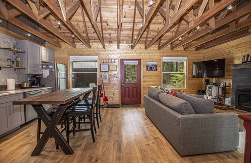 Tahoma House | O'Brien's Den by Hauserman Rentals