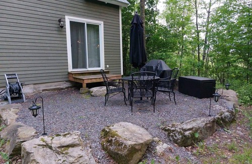 Lac-Brome Cabin | Ô chalet vert - just a few minutes away