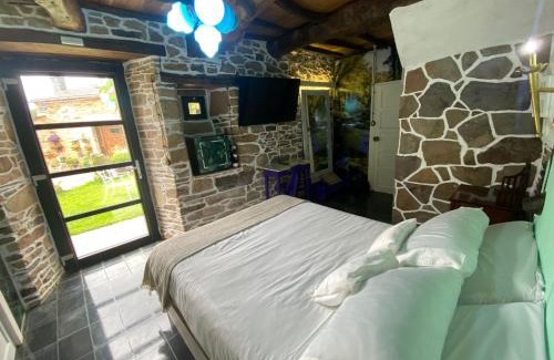 Sanxurxo House | O Forno de Catuxa Cottage & Roman Wall