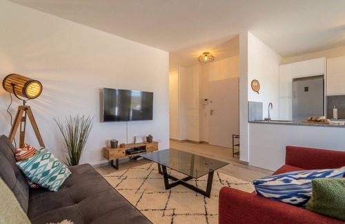 Espartal Apartment | O MAÇARICO - Walking distance to Monte Clerigo and Amoreira beaches