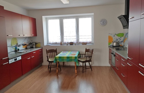 Grafenwohr Apartment | O3 - Gut Ausgestattete 180qm Wohnung
