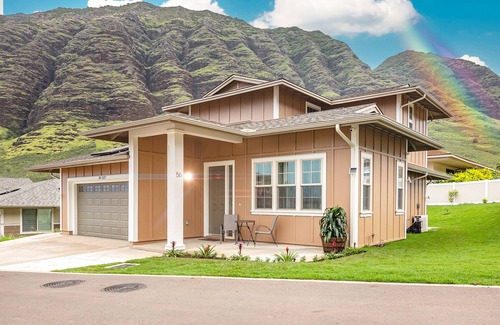 Makaha Valley House | ★Oahu Perfect Vacation Million Dollar Views, Pool, Near Beach, 4BR Sleeps 14★