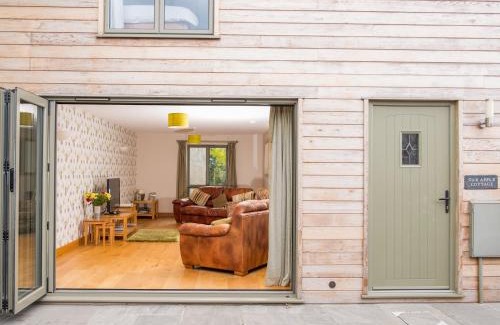 Teigngrace House | Oak Apple