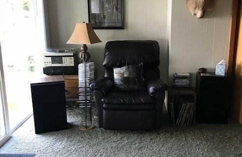 Manistique Cabin | Oak Bluff Cottage :Dip Your Toes in the Water – Indian Lake Summer Retreat!