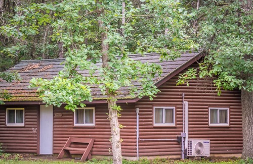 Jim Falls Cabin | Oak Cabin - Beaver Creek Reserve