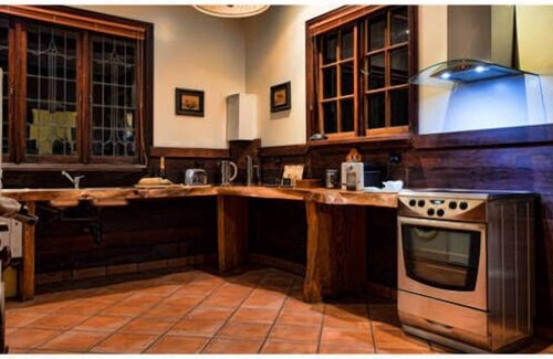 Bridgetown Cottage | Oak Tree Barn - Quiet Luxury Getaway