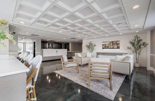 Rochester Hotel | Oakfield Hotel & Suites, an Ascend Collection Hotel