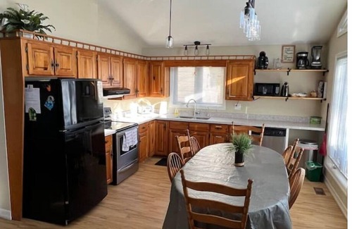 Tiny Cottage | Oasis Beach Cottage-Waterfront-Wifi-AC-4Season-BBQ
