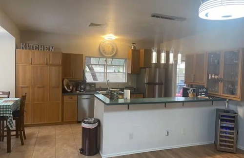 Alta Mesa Community Association House | Oasis in the Desert with 30,000 Gallon Heated Diving Pool & Hot Tub No Heat Fees