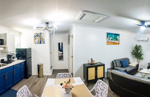 Southside House | OASIS SUITEnOasis/King bed/Mayo/UNF/beaches