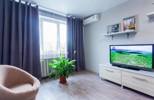 Obolon' Apartment | Obolon metro station