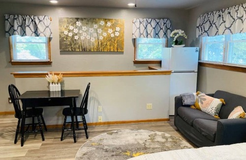 Kill Devil Hills Apartment | OBX gem, private studio, couple's nest!