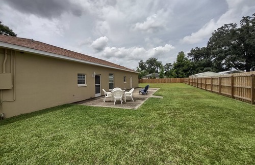 Fellowship House | Ocala Golden Meadows Getaway Pet Friendly Fenced Yard Close To WEC