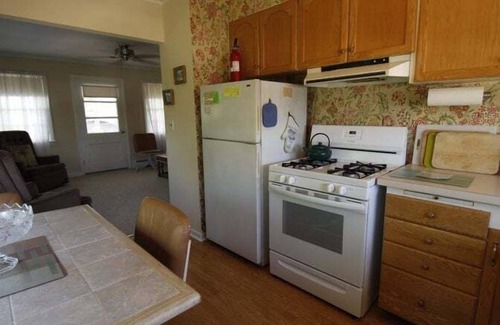 Point Pleasant Beach House | OCE1422U | Private Beach Access! Upper level 2BR 1ba unit w/parking, PETS!