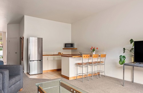 Wainui Hotel | Ocean Beach Motor Lodge