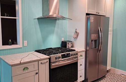 Krulder House | Ocean Breezes Await – Walk-to-Beach 3BR/2BA Retreat in NSB