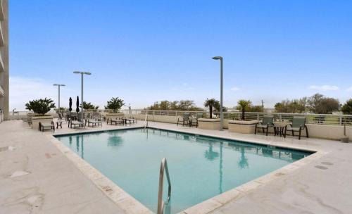 Biloxi House | Ocean Club 704
