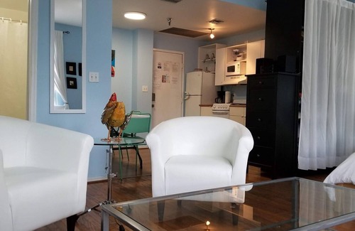 Flamingo/Lummus Apartment | *OCEAN DRIVE BEACH PAD*
