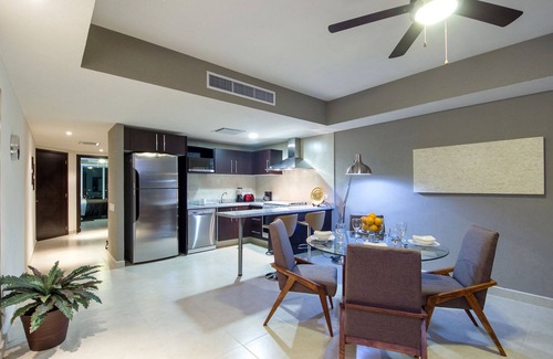 South Hotel Zone Condo | Ocean front Grand Venetian Paradise.From $690 a week!