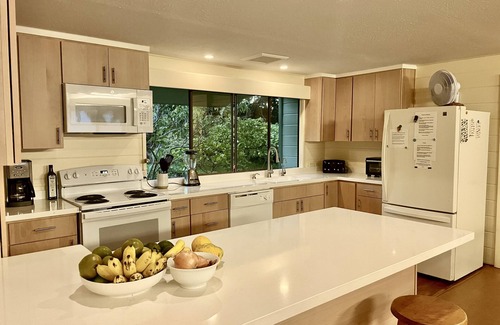 Honaunau-Napoopoo House | Ocean Front Home with Pool and Spectacular Views