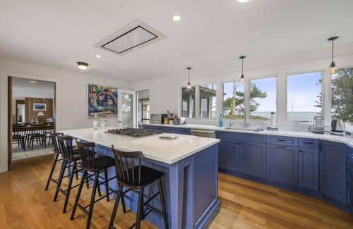 Chatham House | Ocean front, pets ok, private beach, AC, Wifi