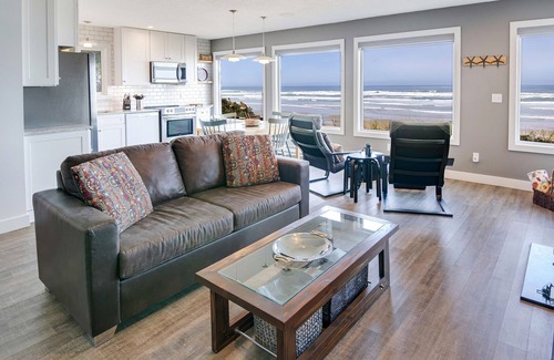 Waldport House | Ocean Front with Beautiful Views! Miles of Sandy Beach!
