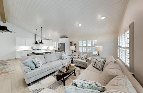 Ocean Isle Beach House | Ocean Isle Hidden Retreat A