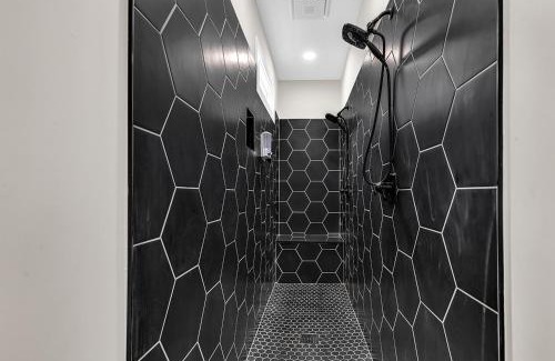 Surfside Beach House | Ocean Lakes getaway 6bd with arcade game table