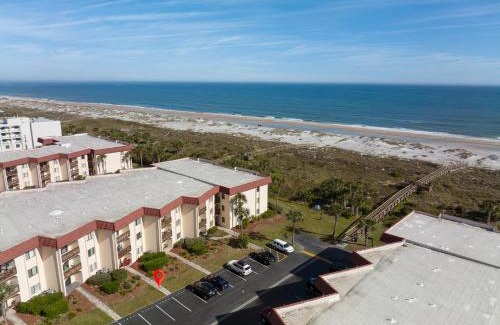 St. Augustine Beach Apartment | Ocean Racquet 5116