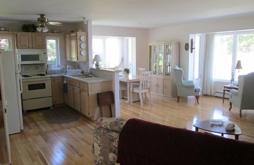 Lunenburg Apartment | Ocean Side Apartment