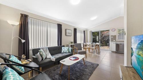 Umina Beach House | Ocean Sounds - Umina Beach