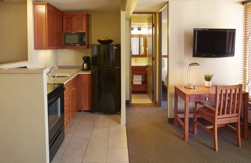 Waikiki Hotel | Ocean View 1BR Suite | 2 Twin Beds | Full Kitchen | 2 Units | Waikiki
