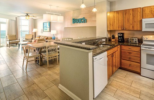 Ash Condo | Ocean View! 5 pools & 8 hot tubs! Spacious-modern decor! Beachfront High-rise!