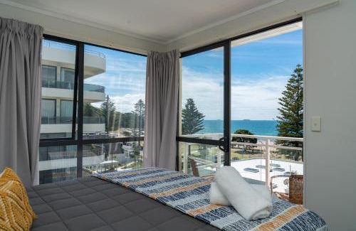 Mount Maunganui Apartment | Ocean View Beach Escape - Top Floor Apartments, Mt Maunganui Base