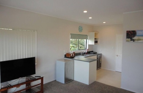 Whitianga Apartment | Ocean View BnB with fantastic sea views