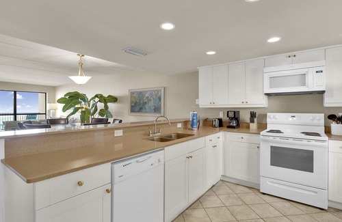 South Padre Island Condo | Ocean View Condo in Beachfront Resort with all the Amenities!