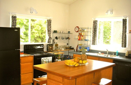 Kalaoa House | Ocean View, Full Kitchen, Gorgeous Top Floor Suite surrounded by Tropical Garden