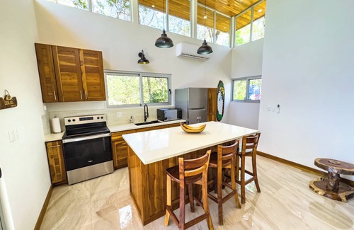 Paraiso House | Ocean View Hilltop Villa with Infinity Pool 25 Minutes from Tamarindo