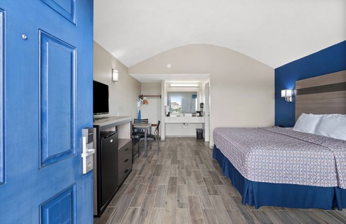 Rockport Hotel | Ocean View King with Private Balcony &Beach Access