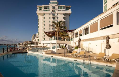 Zona Hotelera Apartment | Ocean View Modern Condo & Luxury Amenities