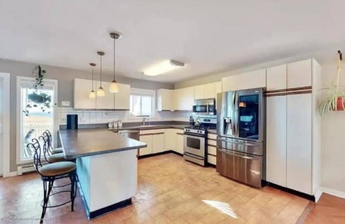 Osbornsville House | Ocean View Paradise