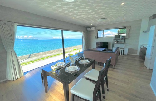 Uruma Apartment | Ocean View/Rooftop sauna &BBQ/12 People/PADEL 2F
