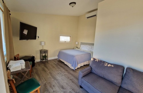 Misquamicut Hotel | Ocean View Westerly