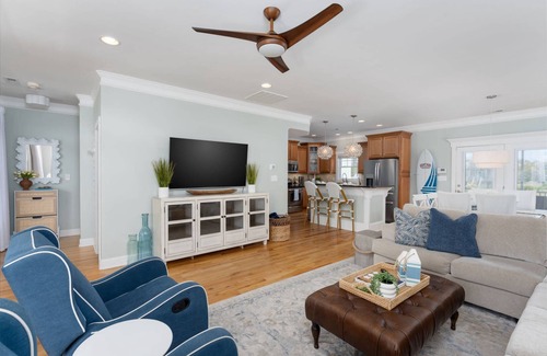 Long Beach House | Ocean Views, Large Decks, Dog Friendly, Fenced Yard, Screened in Porch, Fire Pit