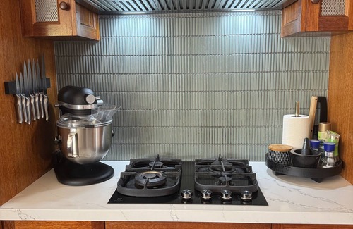 Warrnambool House | OCEAN VIEWS ON GRAND JUKES ST - Spacious property with gorgeous views & gardens