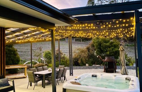 Lower Snug House | Ocean views, spacious & private, hot hub